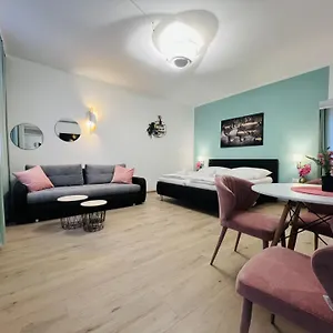 Wf-apartment Westbahnhof Wiedeń